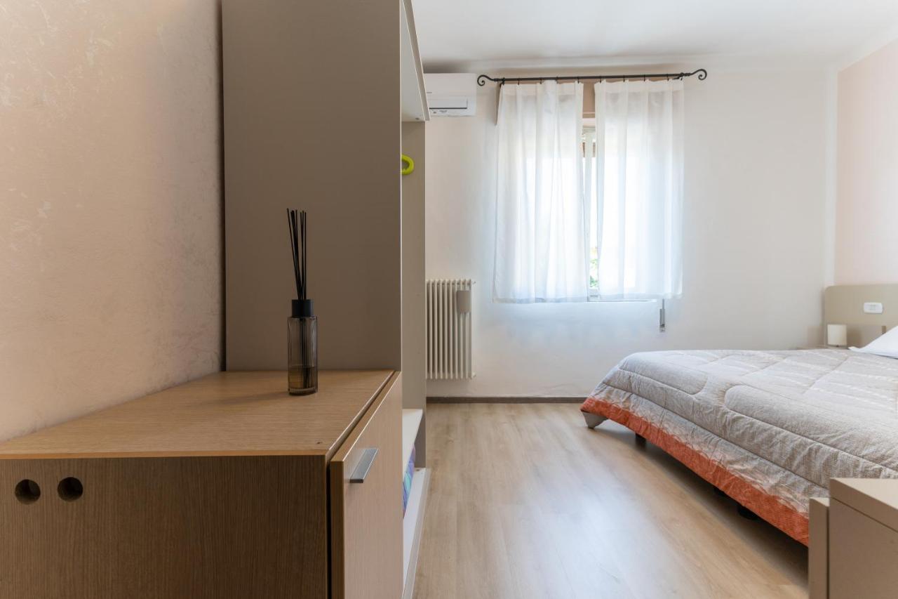 Hotel Benaco Mavras Песк'єра-дель-Гарда Екстер'єр фото