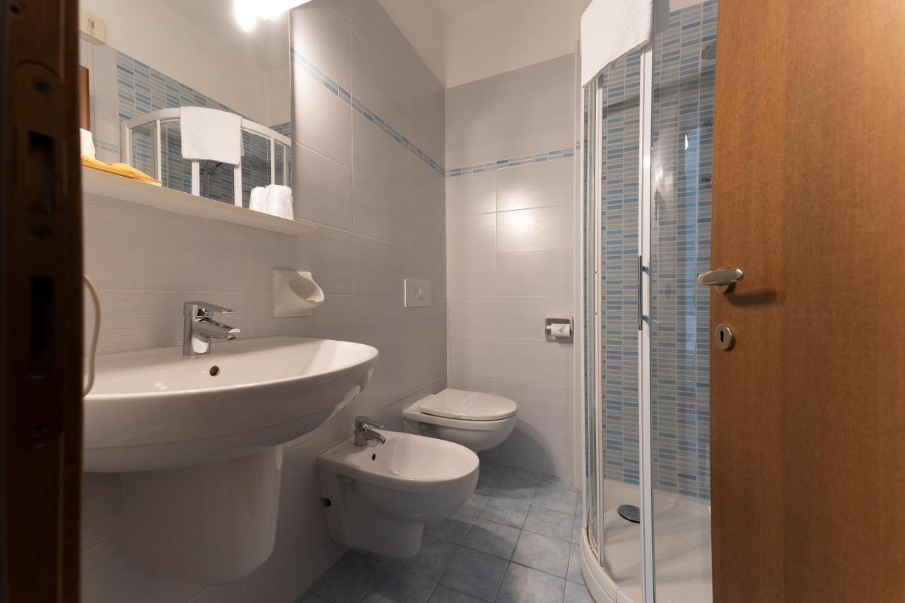 Hotel Benaco Mavras Песк'єра-дель-Гарда Екстер'єр фото