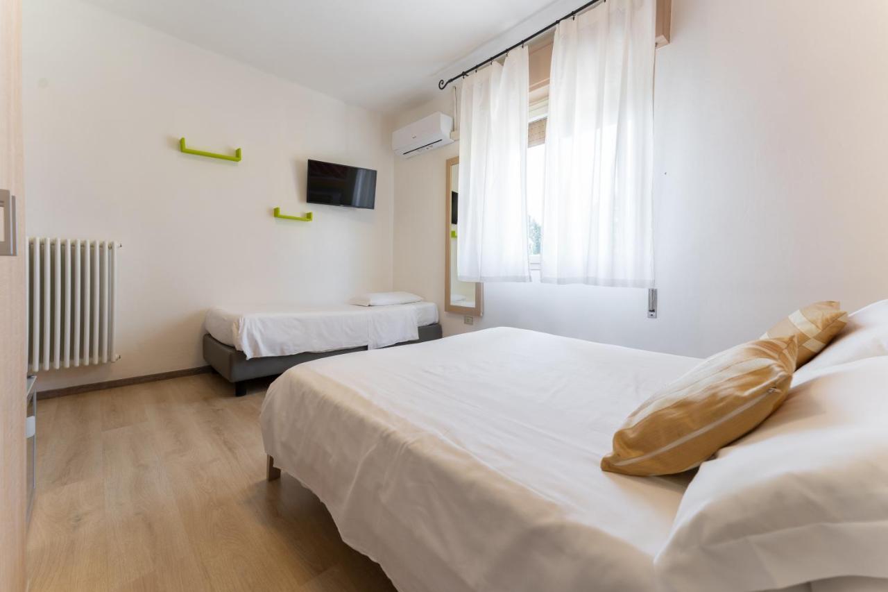 Hotel Benaco Mavras Песк'єра-дель-Гарда Екстер'єр фото