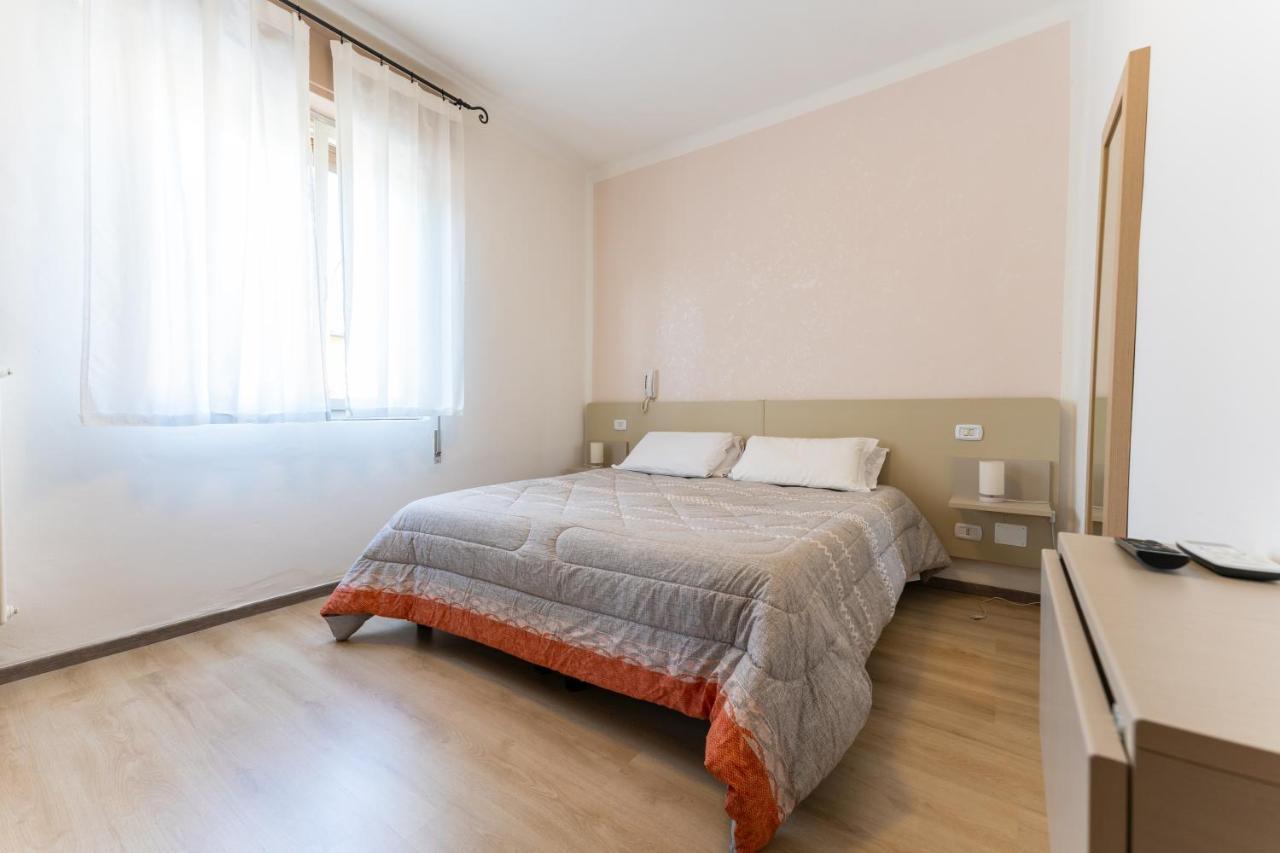 Hotel Benaco Mavras Песк'єра-дель-Гарда Екстер'єр фото