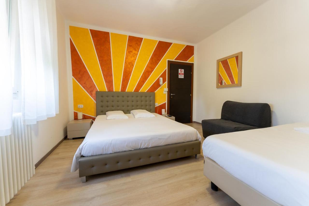 Hotel Benaco Mavras Песк'єра-дель-Гарда Екстер'єр фото