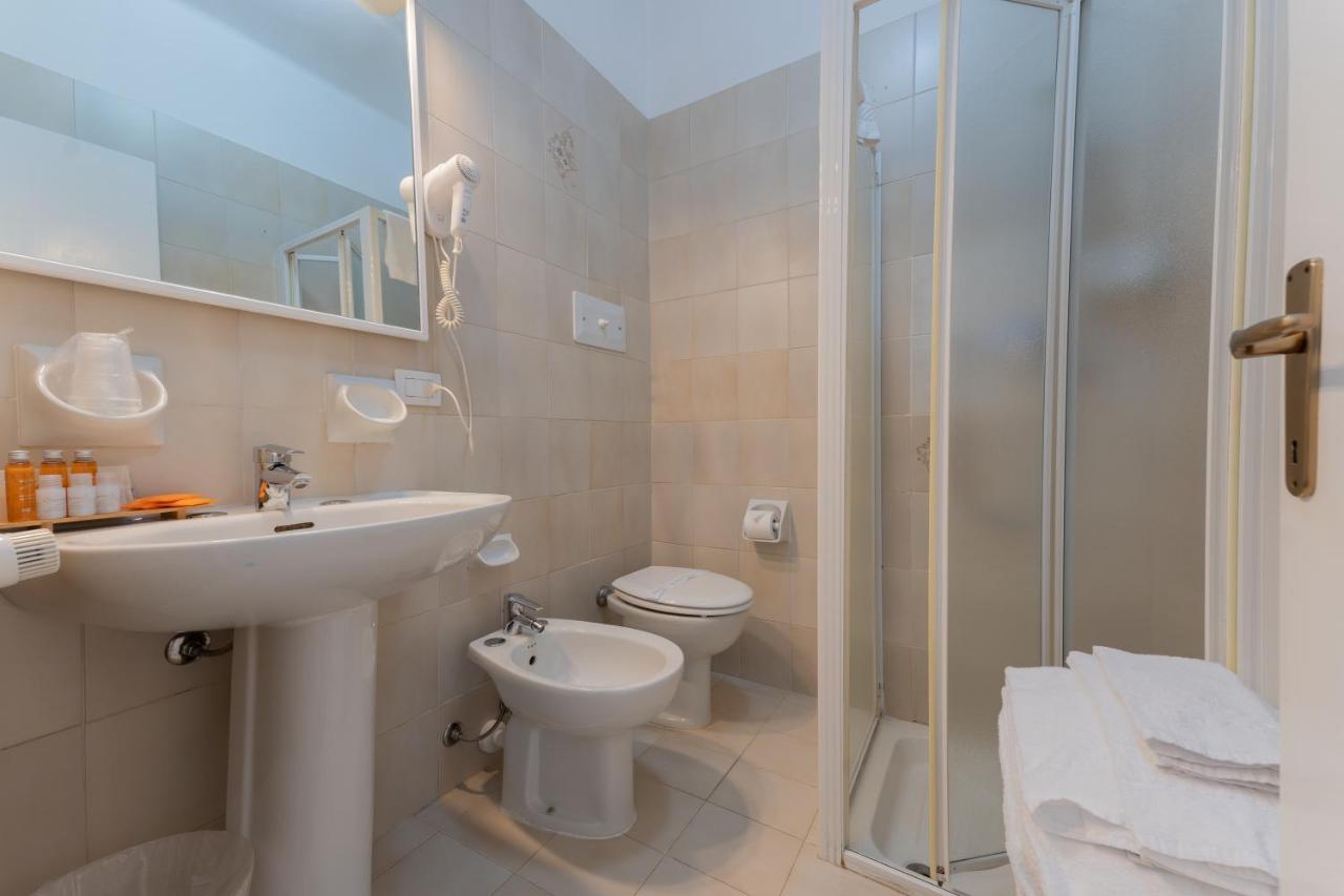 Hotel Benaco Mavras Песк'єра-дель-Гарда Екстер'єр фото
