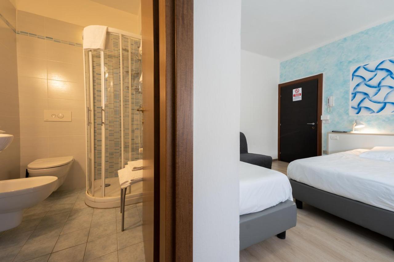 Hotel Benaco Mavras Песк'єра-дель-Гарда Екстер'єр фото