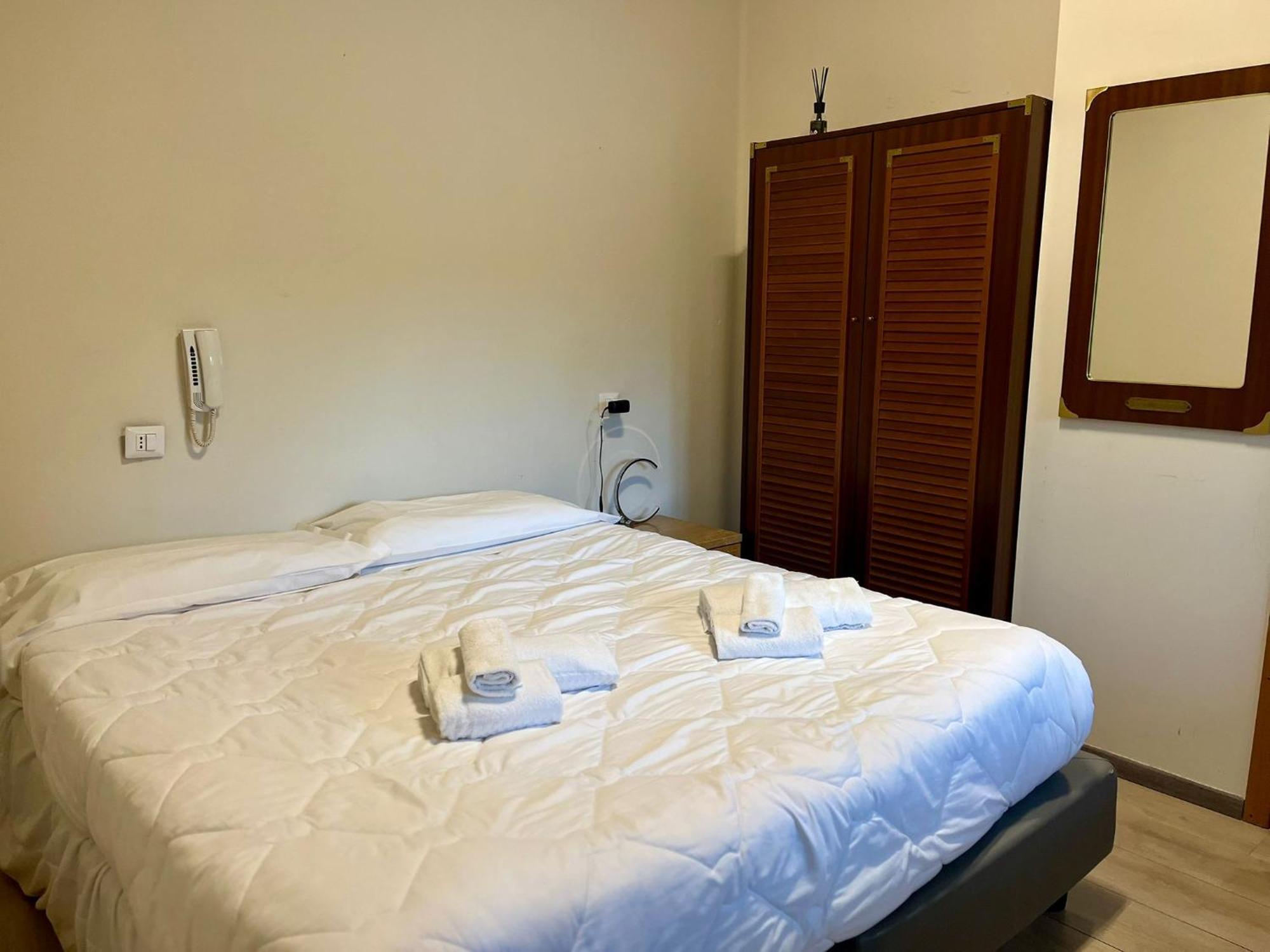 Hotel Benaco Mavras Песк'єра-дель-Гарда Екстер'єр фото