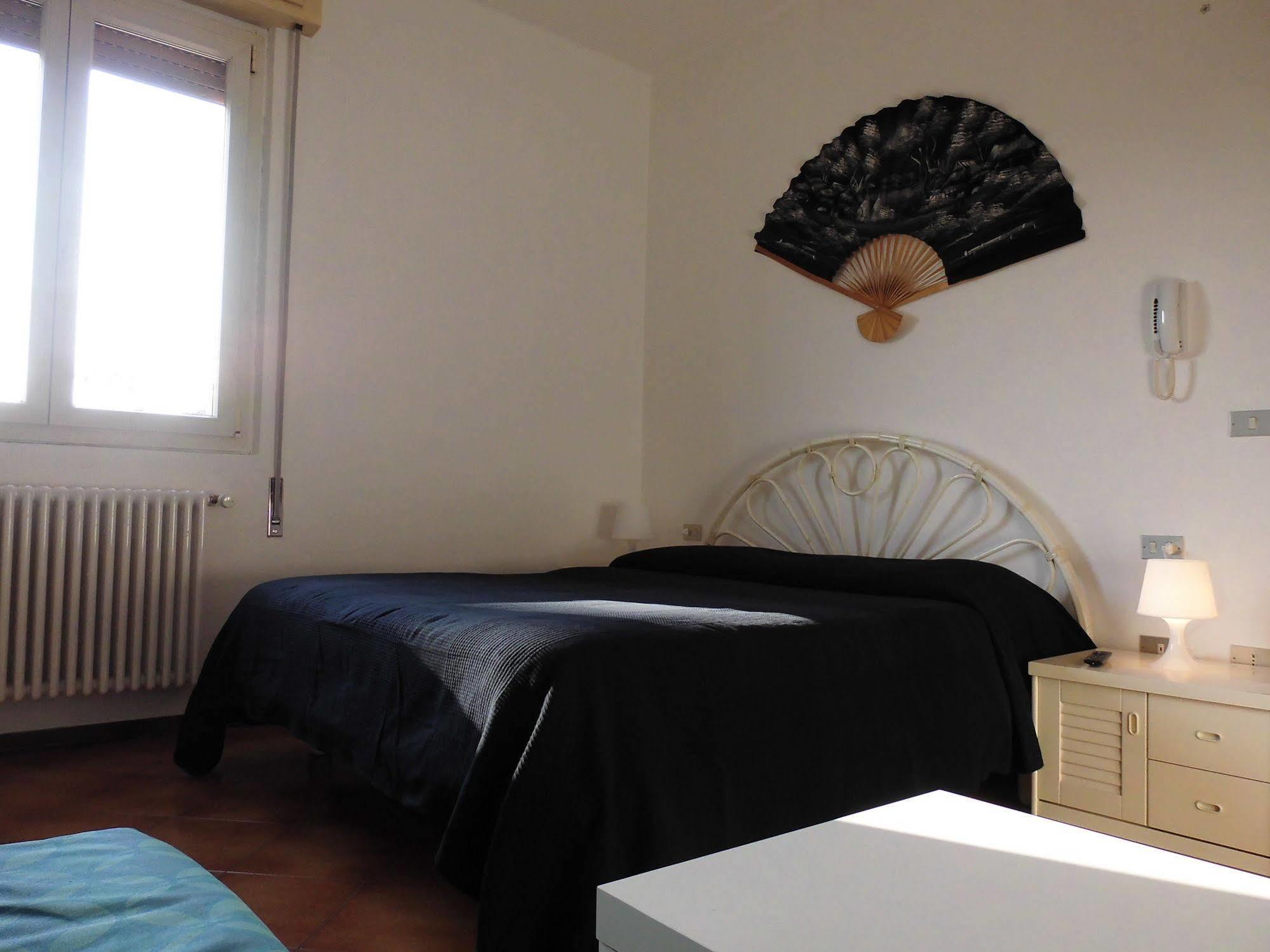 Hotel Benaco Mavras Песк'єра-дель-Гарда Екстер'єр фото